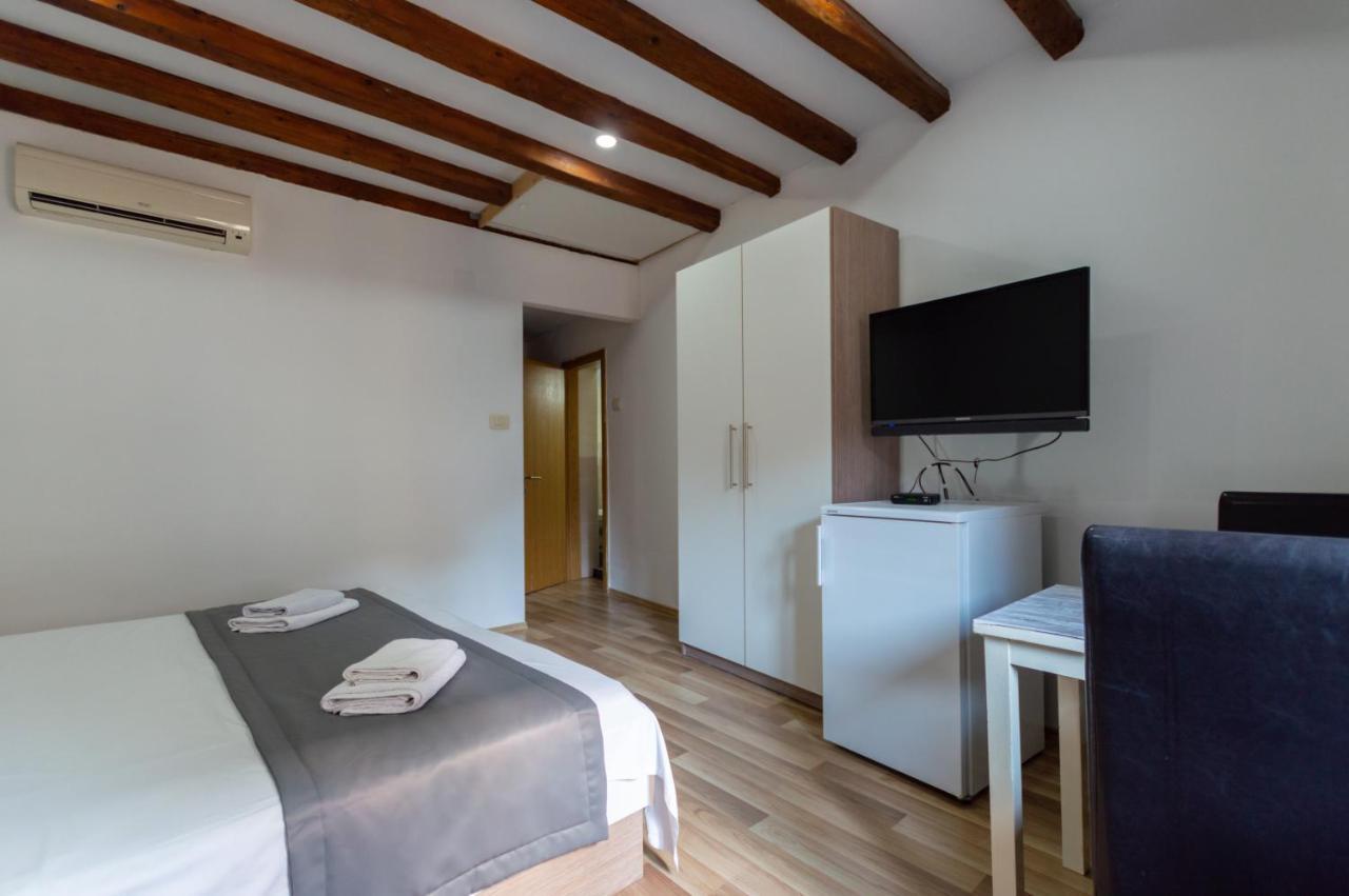 ספליט Camenno Apartments-The Heart Of Diocletian'S Palace-Open All Winter! מראה חיצוני תמונה